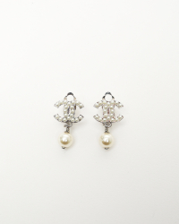 Chanel CC Pearls Clip-on Earrings