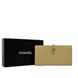 Chanel Coco button