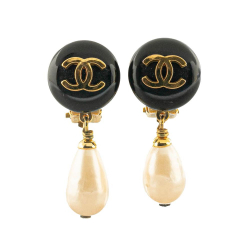 Chanel B Chanel Black Pearl Natural Material Gold Plated CC Drop Faux Clip On Earrings France