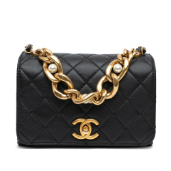 Chanel B Chanel Black Calf Leather Quilted skin Pearl Jewel Chain Flap Italy