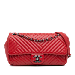 Chanel B Chanel Red Lambskin Leather Leather Medium Lambskin CC Crossing Flap Italy