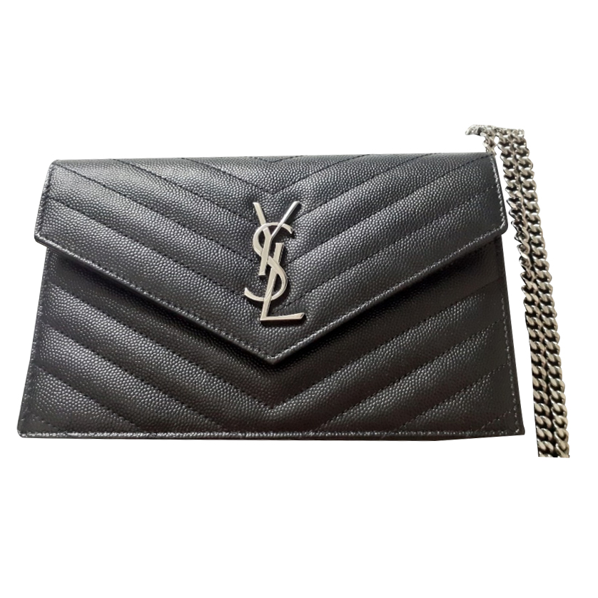 envelope chain wallet in grain de poudre embossed leather