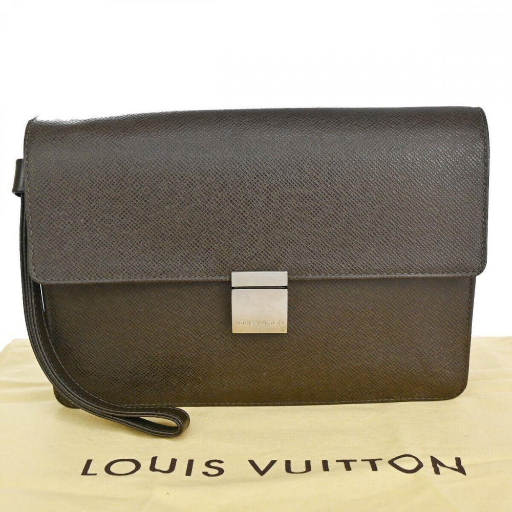 Louis Vuitton Selenga