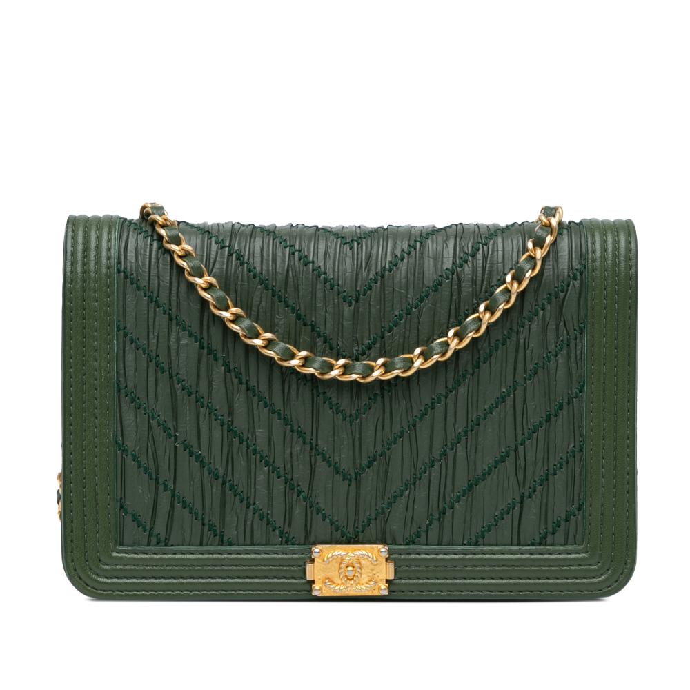 Chanel B Chanel Green Calf Leather Chevron Quilted Crumpled skin Boy Wallet On Chain Italy