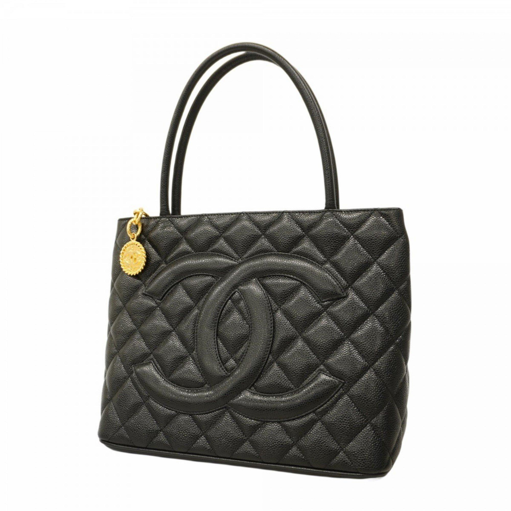 Chanel Medaillon