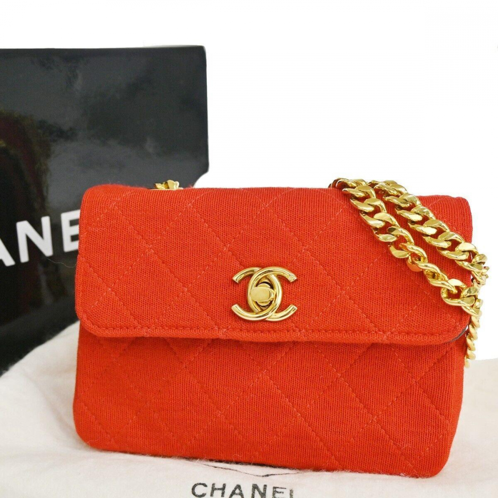 Chanel Mini matelassé