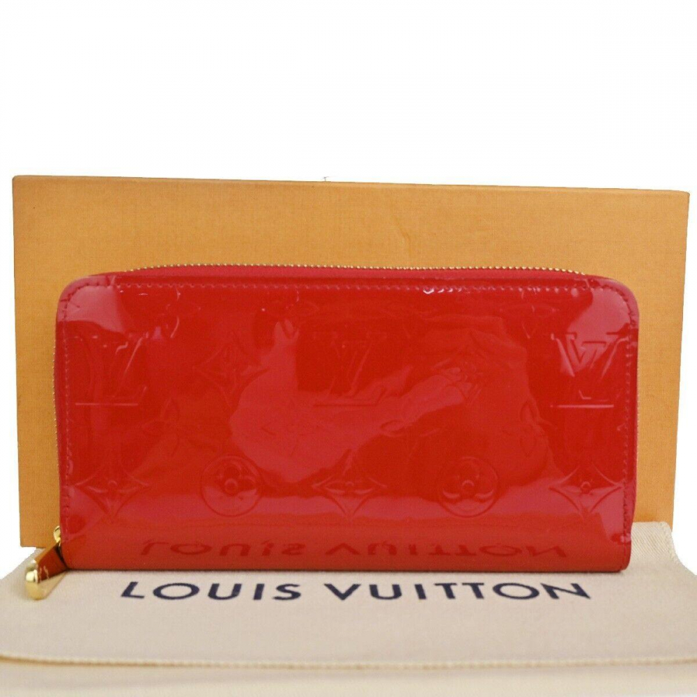 Louis Vuitton Zippy wallet