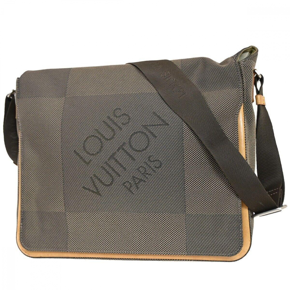 Louis Vuitton Messenger