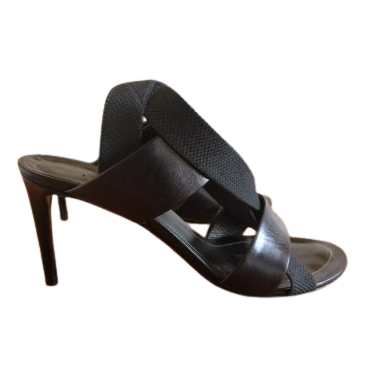 Balenciaga sandales noires, simples et chic