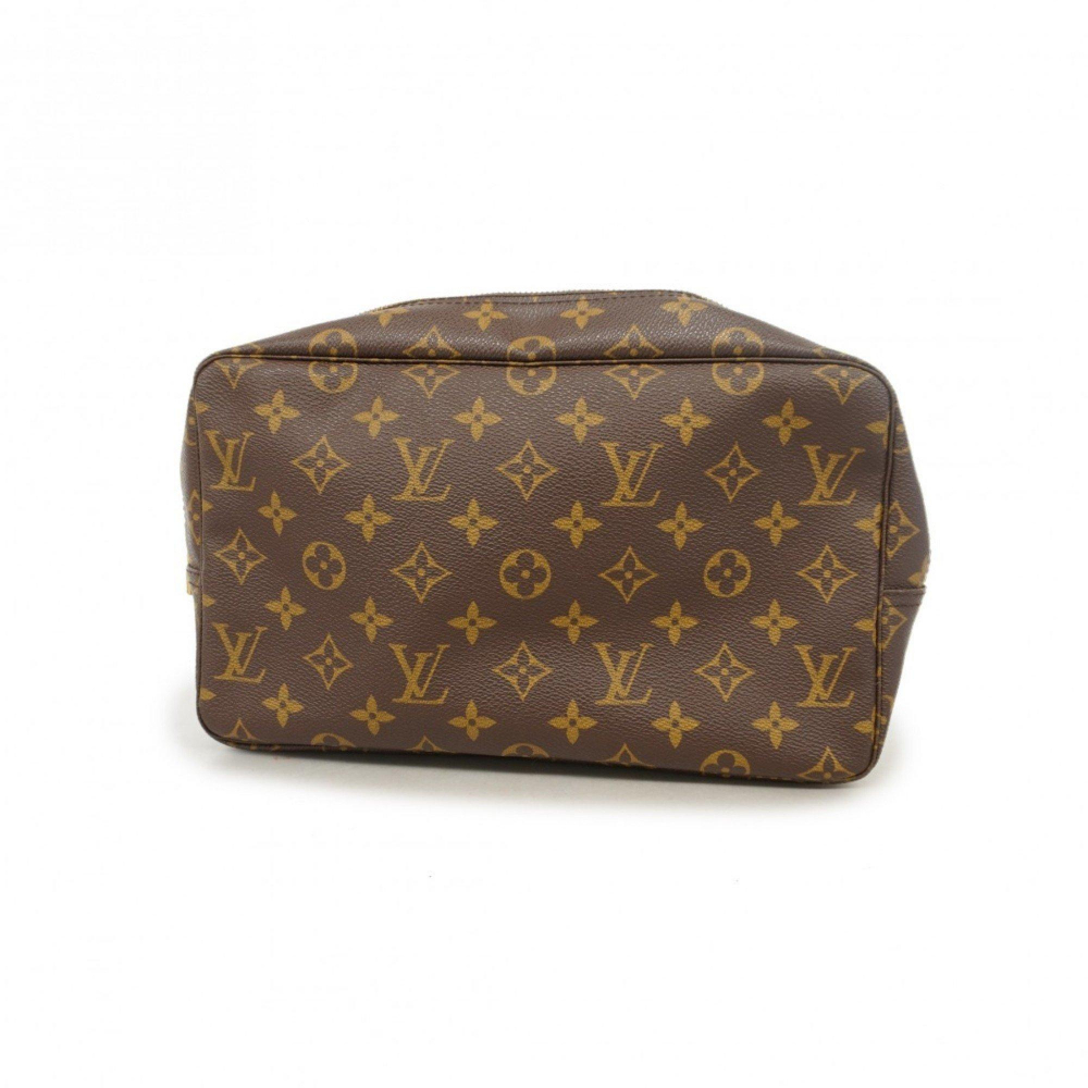 Louis Vuitton Trousse Toilette 28