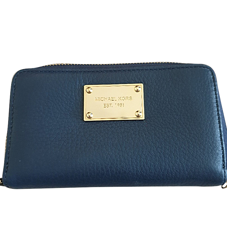 Michael kors wallet sales est 1981