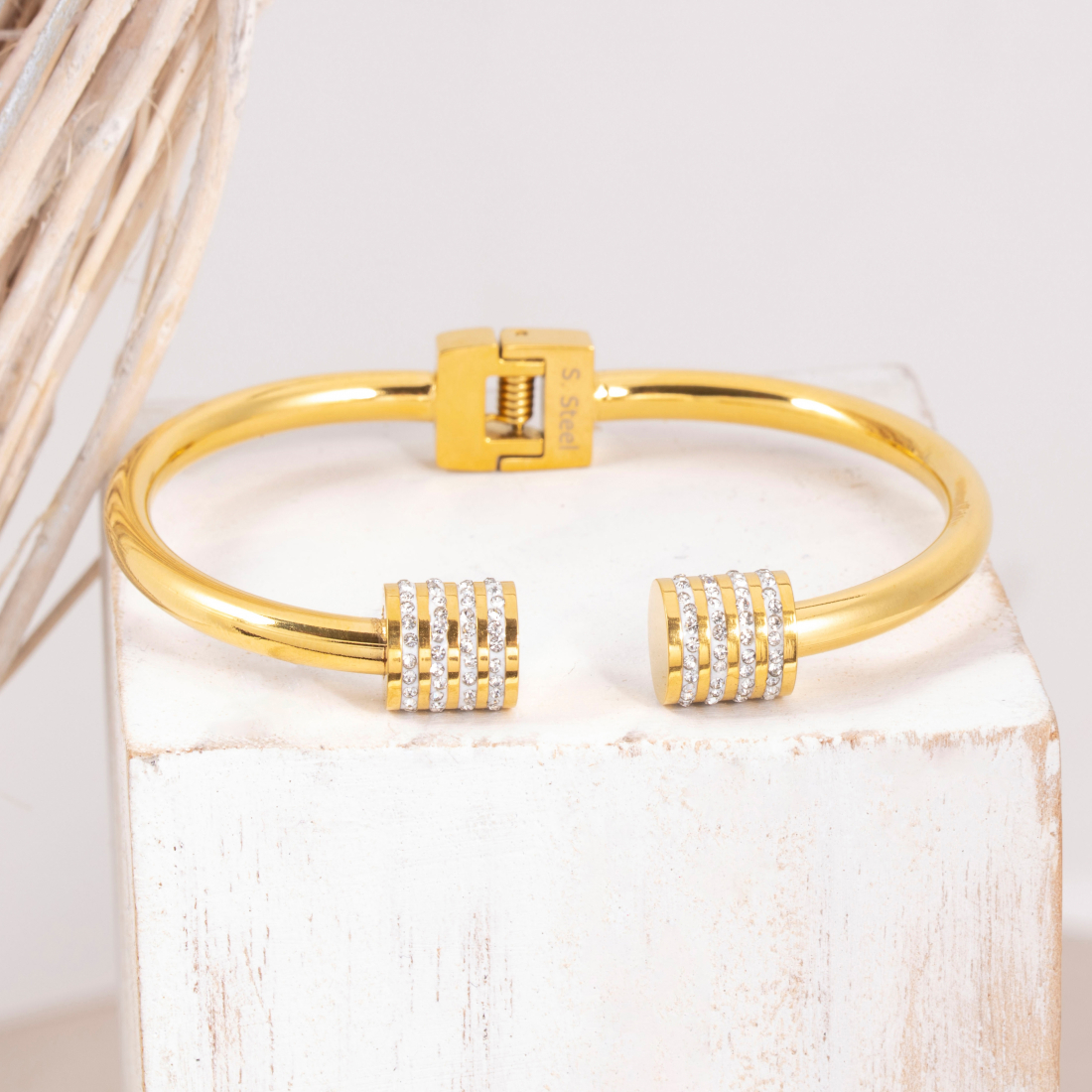 Women's 'Domika' Bangle