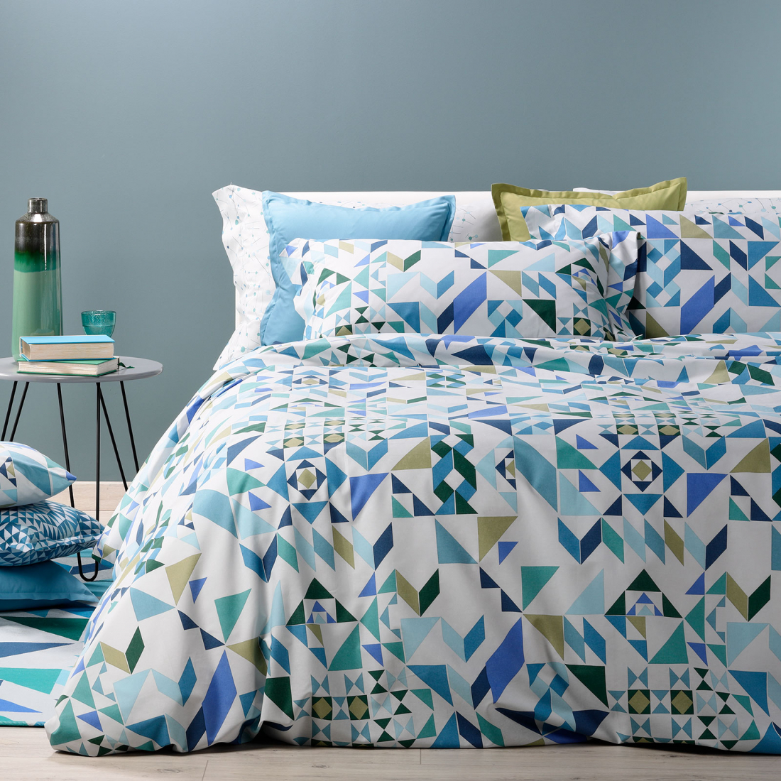 Geo Blue Duvet Cover Set  - King size bed, 4 Pieces