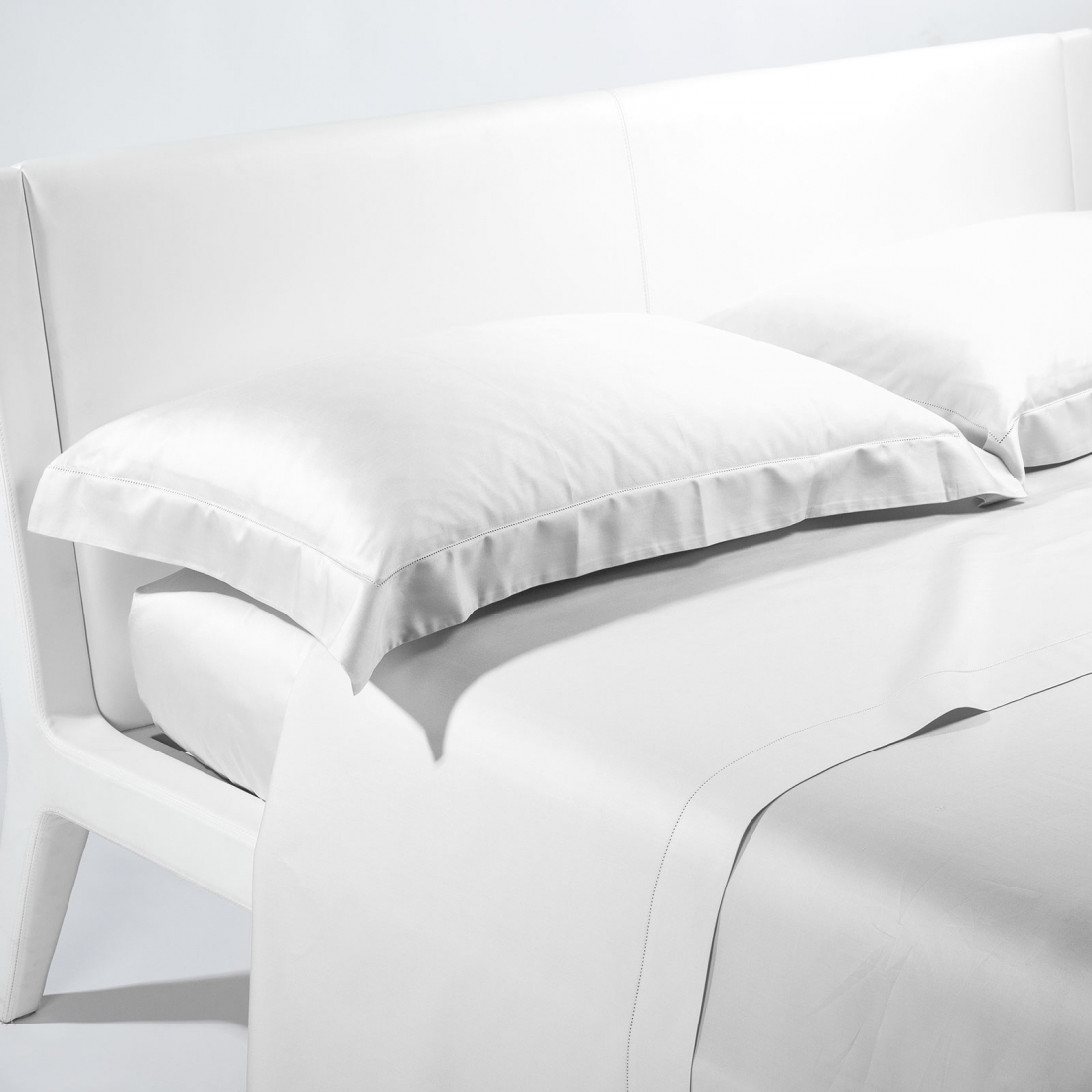 Satin White Sheet Set - King size bed, 4 Stücke