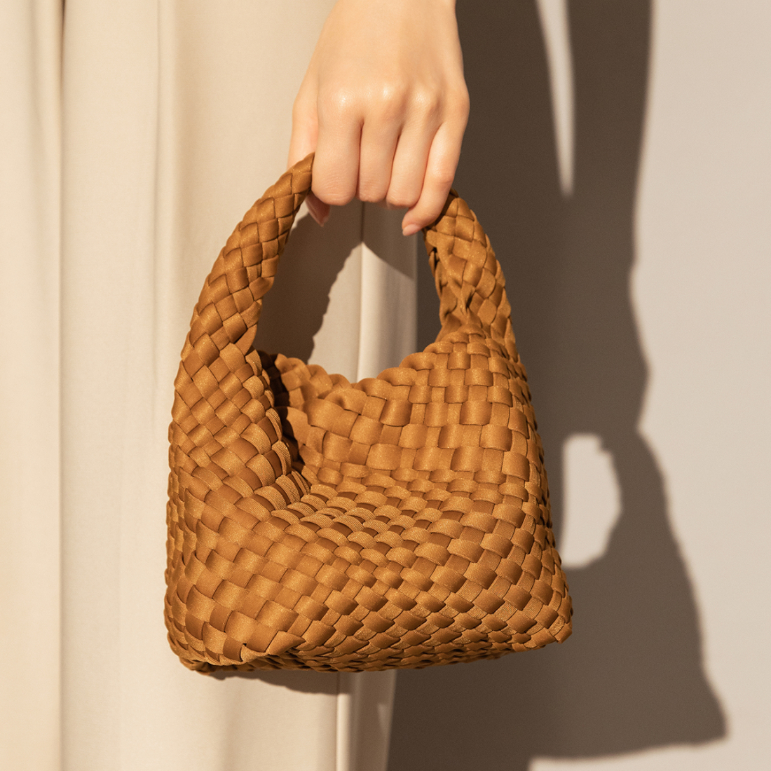 'Earthy Medium Woven Small' Henkeltasche für Damen