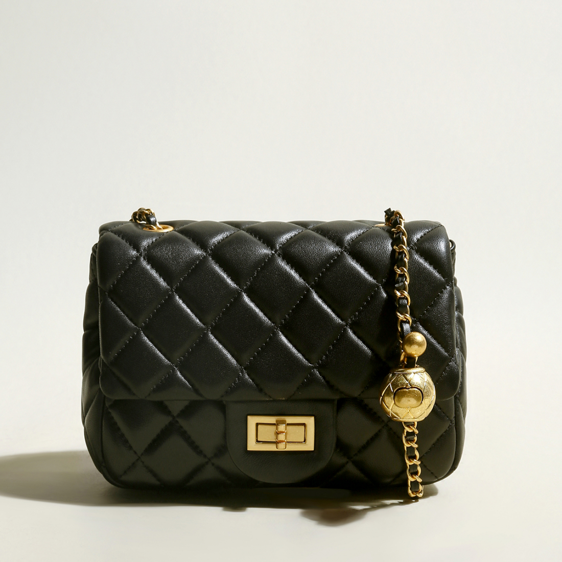 Sac à bandoulière 'Quilted Golden Ball Leather Chain Straps' pour Femmes