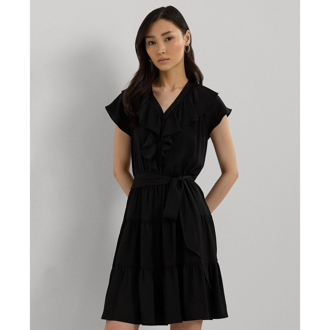 Belted Ruffle-Trim Satin Tiered Dress für Damen